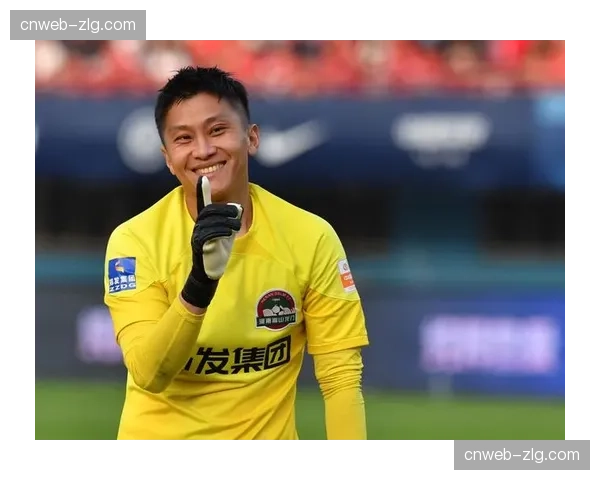 特写:雨中作战,河南队门将王国明高接抵挡获评全场最佳 特写:雨中作战,河南队门将王国明高接抵挡获评全场最佳